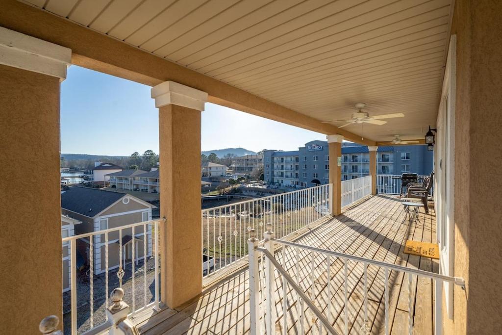 Views!! Luxury Condo W/Gourmet Kitchen, Breathtaking Views Lake Hamilton Exterior photo