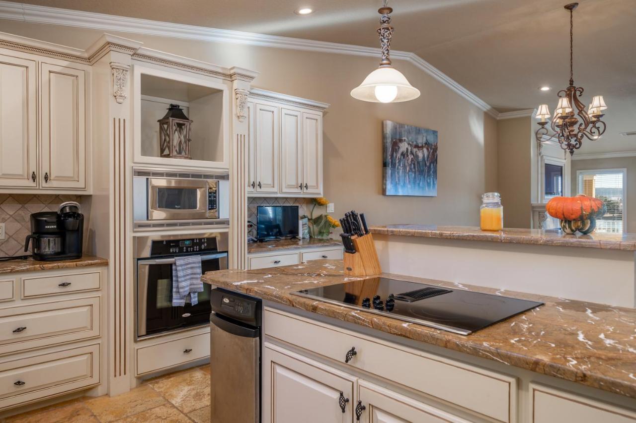 Views!! Luxury Condo W/Gourmet Kitchen, Breathtaking Views Lake Hamilton Exterior photo